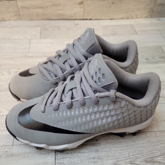 Sold Nike Boys Fastflex Baseball Cleats Size 1Y Gray AQ8151-002 - Picture 6 of 10